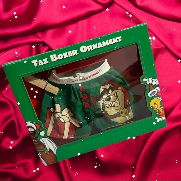 🎄Warner brothers NWT, VINTAGE Tasmanian devil boxer shorts Christmas ornament. - Picture 8 of 8